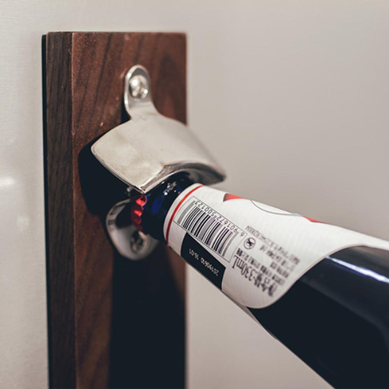 Interessanter Flaschöffner, magnetisch oder Wandbehang
